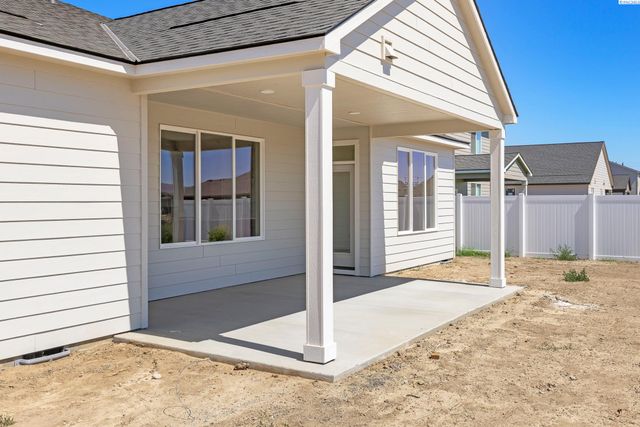 310 Amberly Ave, Grandview, WA 98930