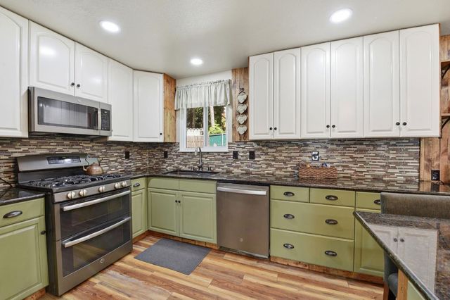 4388 Lakeridge Dr, Pollock Pines, CA 95726