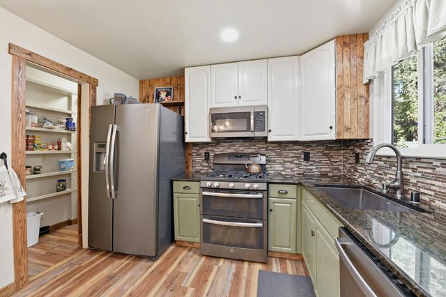 4388 Lakeridge Dr, Pollock Pines, CA 95726