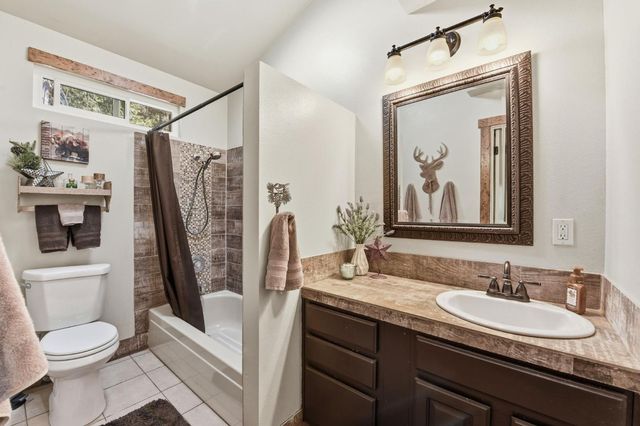 4388 Lakeridge Dr, Pollock Pines, CA 95726