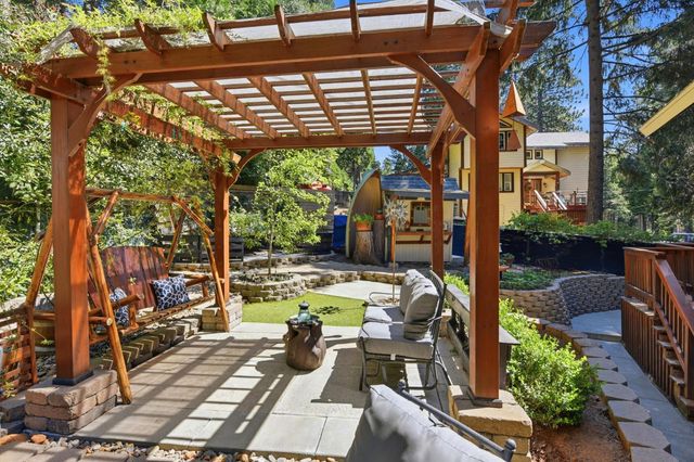 4388 Lakeridge Dr, Pollock Pines, CA 95726
