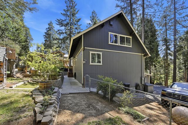 4388 Lakeridge Dr, Pollock Pines, CA 95726