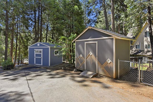 4388 Lakeridge Dr, Pollock Pines, CA 95726