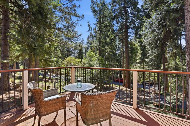 4388 Lakeridge Dr, Pollock Pines, CA 95726