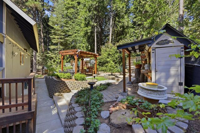 4388 Lakeridge Dr, Pollock Pines, CA 95726