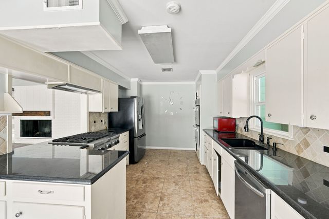 1444 Oaklawn Drive, Corsicana, TX 75110