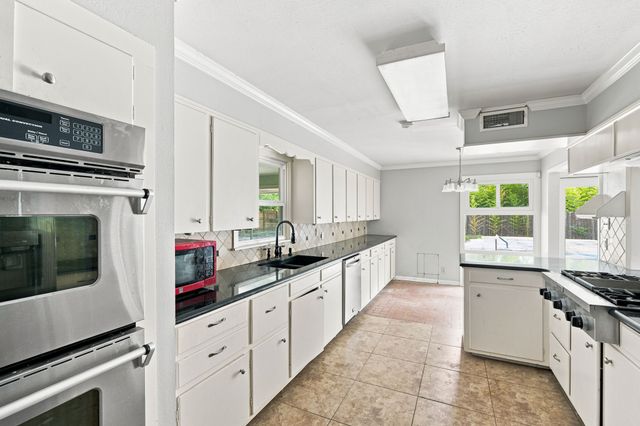 1444 Oaklawn Drive, Corsicana, TX 75110