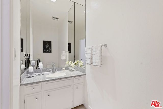 1167 Roxbury Drive 203, Los Angeles, CA 90035