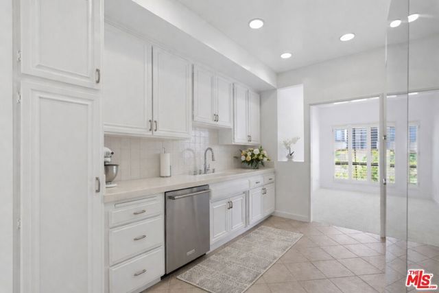 1167 Roxbury Drive 203, Los Angeles, CA 90035