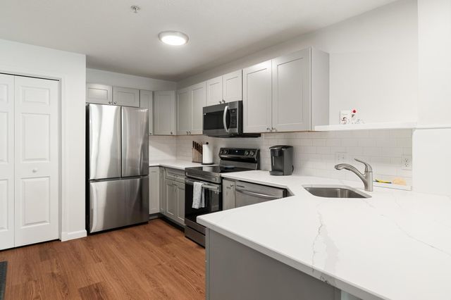 10 Kellogg Rd Ste 233, Essex Junction, VT 05452