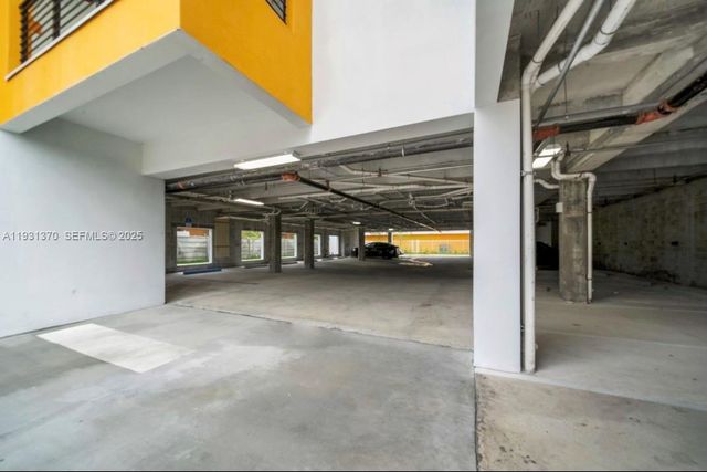 853 E 24th St 304, Hialeah, FL 33013