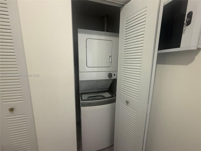 853 E 24th St 304, Hialeah, FL 33013