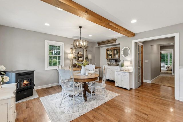 W377S5229 Pretty Lake ROAD, Dousman, WI 53118