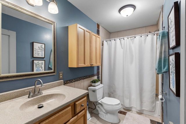 W377S5229 Pretty Lake ROAD, Dousman, WI 53118