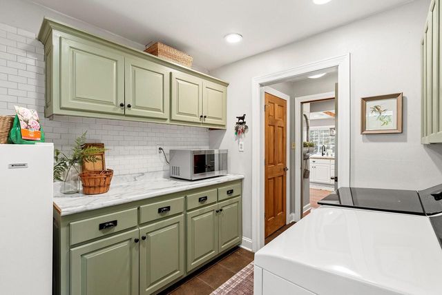 W377S5229 Pretty Lake ROAD, Dousman, WI 53118