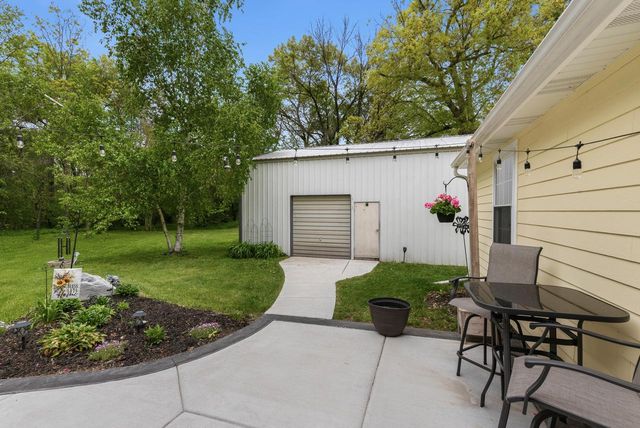 W377S5229 Pretty Lake ROAD, Dousman, WI 53118