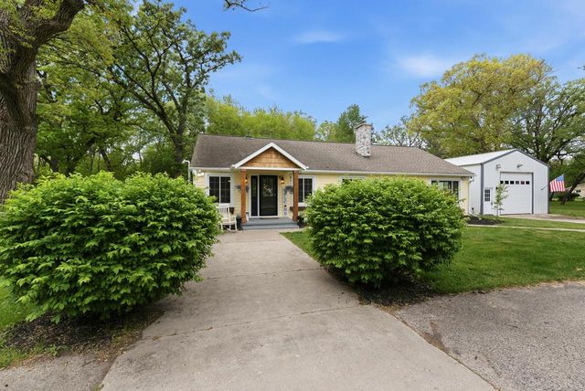 W377S5229 Pretty Lake ROAD, Dousman, WI 53118