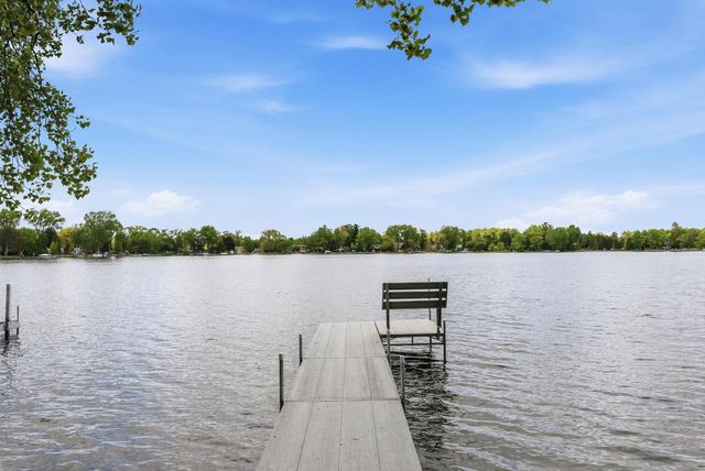 W377S5229 Pretty Lake ROAD, Dousman, WI 53118