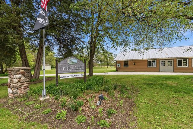 W377S5229 Pretty Lake ROAD, Dousman, WI 53118