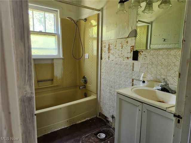 3588 Jefferson Road, Ashtabula, OH 44004