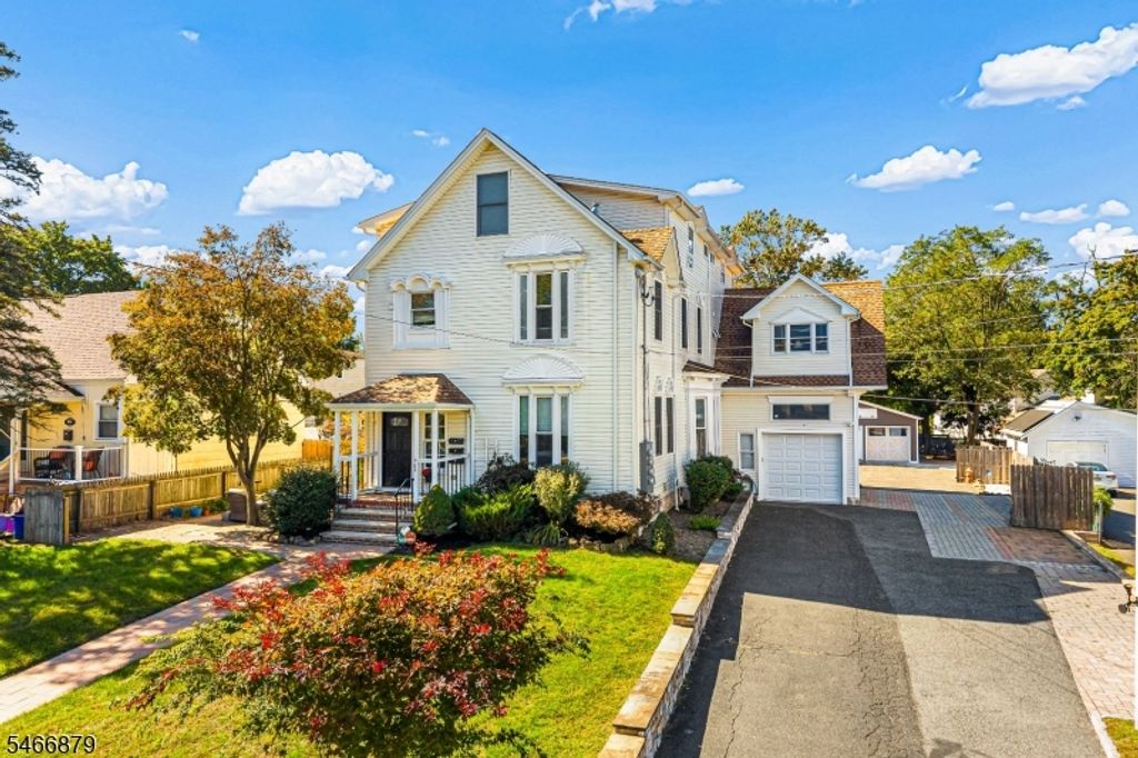 262 Prospect Ave, Dunellen Boro, NJ 08812 — photo 2