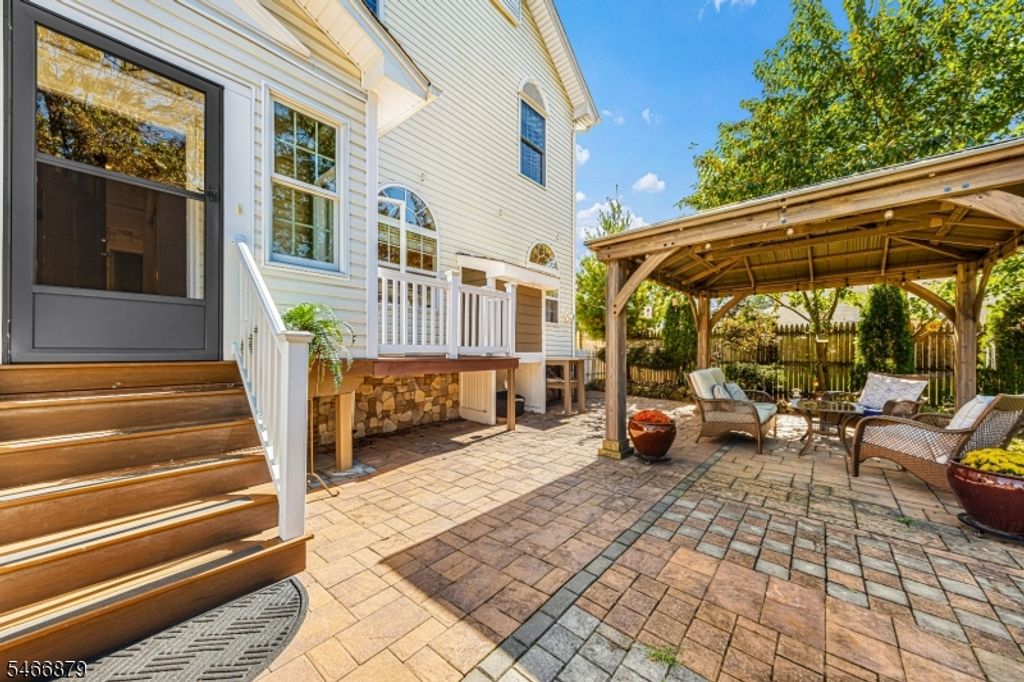 262 Prospect Ave, Dunellen Boro, NJ 08812 — photo 3