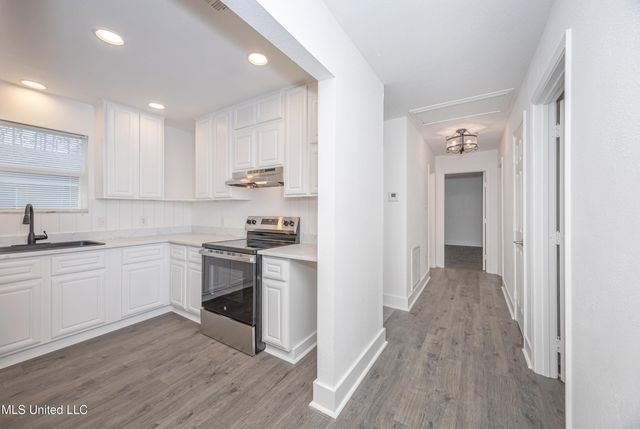 5308 Center Street, Ocean Springs, MS 39564