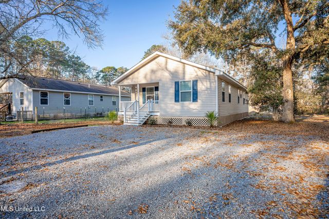 5308 Center Street, Ocean Springs, MS 39564
