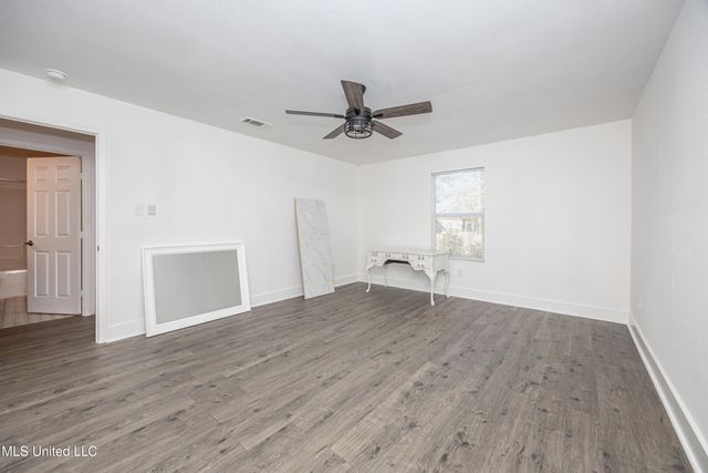 5308 Center Street, Ocean Springs, MS 39564