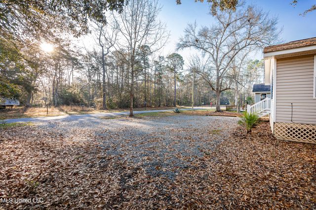 5308 Center Street, Ocean Springs, MS 39564