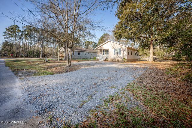 5308 Center Street, Ocean Springs, MS 39564