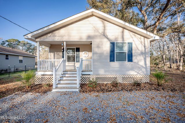 5308 Center Street, Ocean Springs, MS 39564