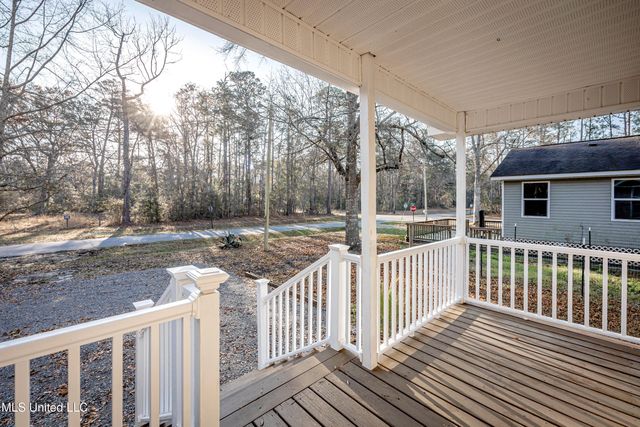 5308 Center Street, Ocean Springs, MS 39564