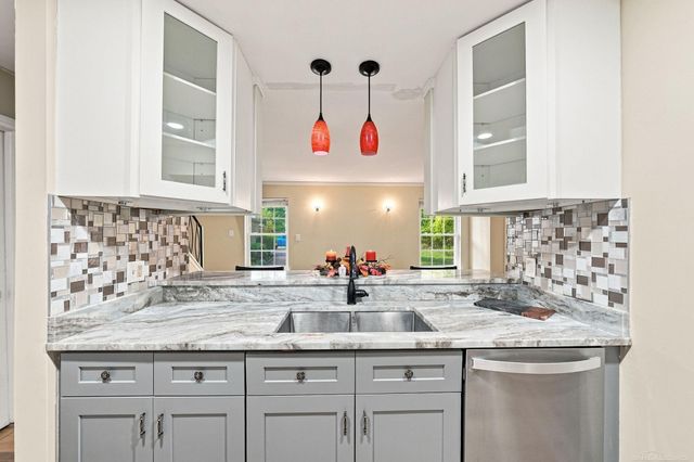 33707 Bayview Dr Drive, Chesterfield, MI 48047