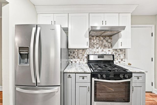 33707 Bayview Dr Drive, Chesterfield, MI 48047