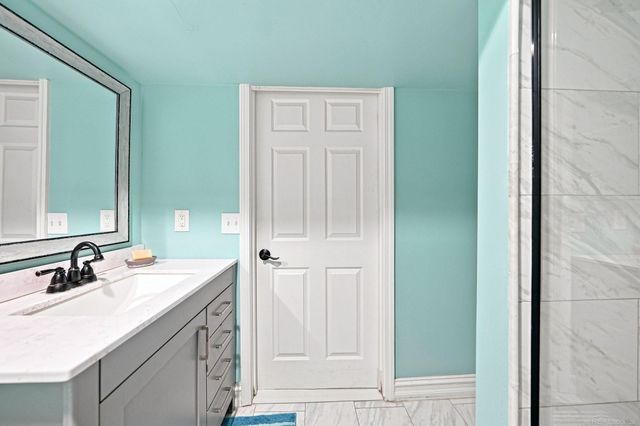 33707 Bayview Dr Drive, Chesterfield, MI 48047