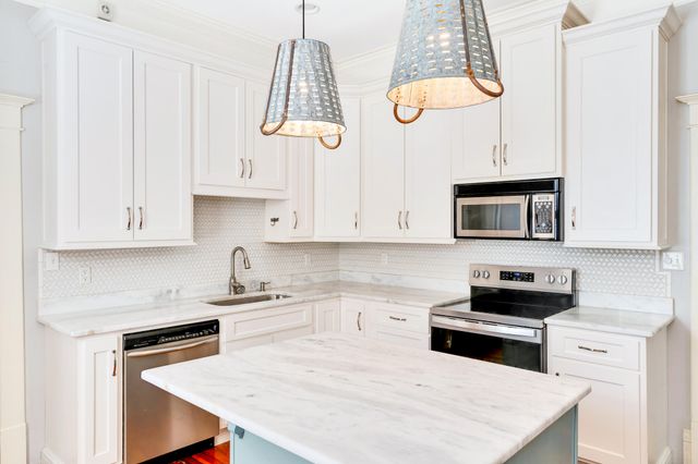 1708 Chamberlain Avenue, Chattanooga, TN 37404