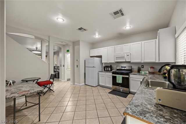 6880 Silver Eagle Avenue, Las Vegas, NV 89122
