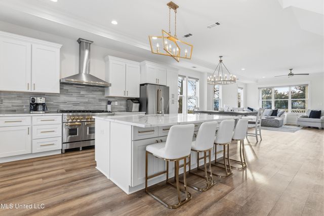 419 Martin Avenue, Ocean Springs, MS 39564