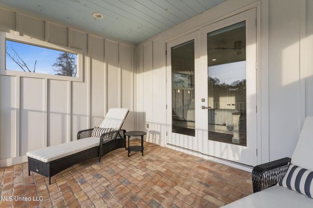 419 Martin Avenue, Ocean Springs, MS 39564