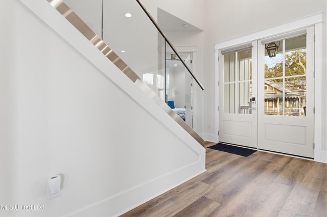 419 Martin Avenue, Ocean Springs, MS 39564