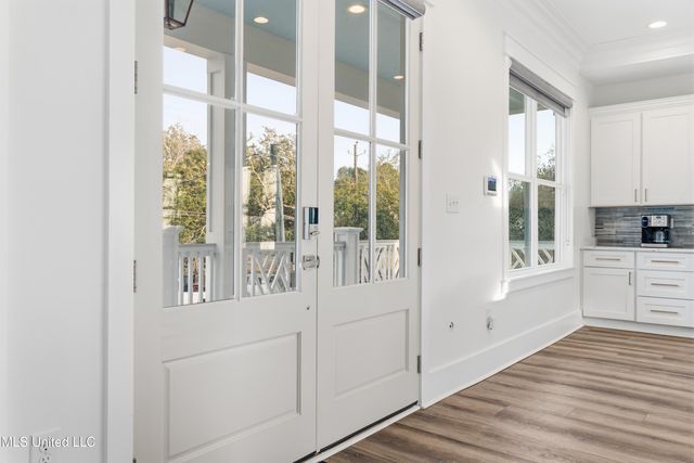 419 Martin Avenue, Ocean Springs, MS 39564