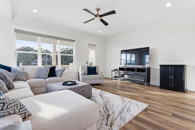 419 Martin Avenue, Ocean Springs, MS 39564