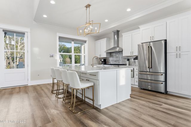 419 Martin Avenue, Ocean Springs, MS 39564