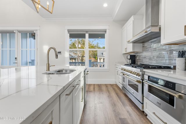 419 Martin Avenue, Ocean Springs, MS 39564