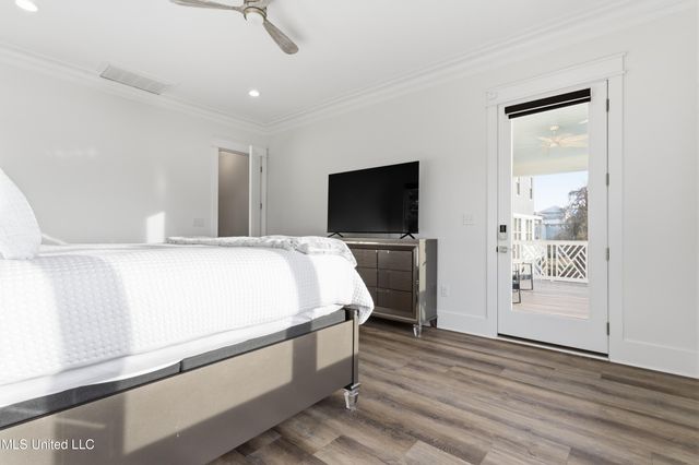 419 Martin Avenue, Ocean Springs, MS 39564