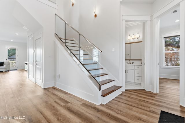 419 Martin Avenue, Ocean Springs, MS 39564