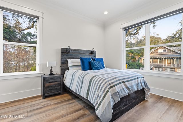 419 Martin Avenue, Ocean Springs, MS 39564