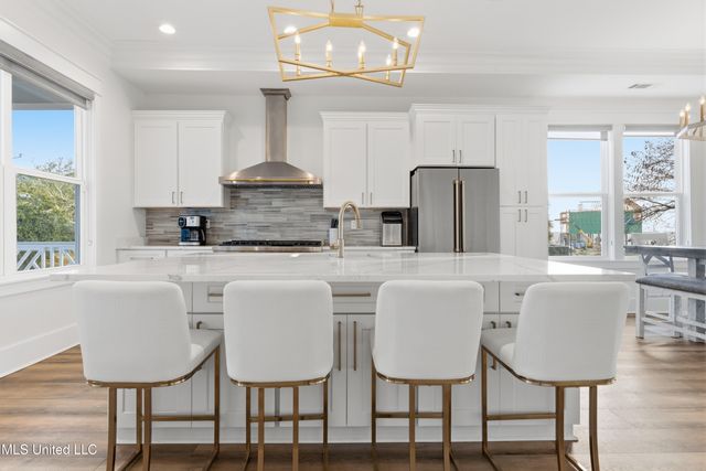 419 Martin Avenue, Ocean Springs, MS 39564