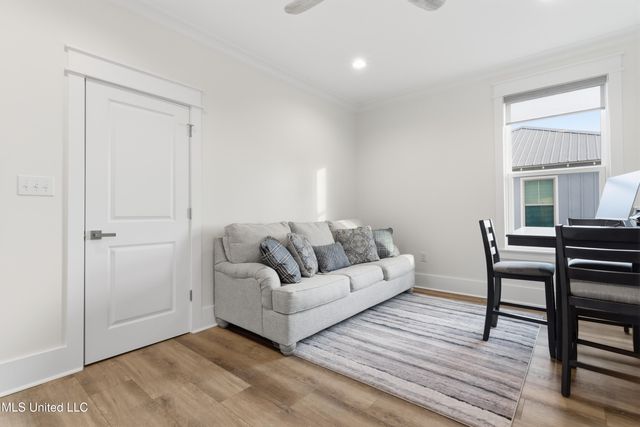 419 Martin Avenue, Ocean Springs, MS 39564